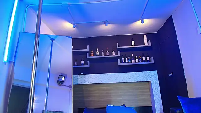  DantFox  online show from November 2025 08:19:02 PM