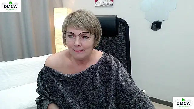 Snapshot of Pion_01 chatting on April 2026 08:01:02 AM Pion 01 online show from April 2026 08:01:02 AM
