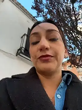 Ninabigtitied online show from November 2025 04:27:01 PM