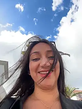 Ninabigtitied online show from November 2025 01:25:02 PM