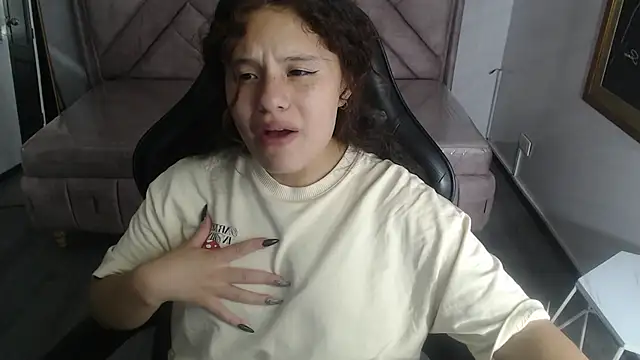 Velvet Moon V online show from February 2026 08:13:02 PM