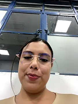 Snapshot of LICEET chatting on September 2025 12:01:02 AM LICEET online show from September 2025 12:01:02 AM