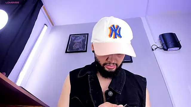 Noah devil  online show from November 2025 02:45:02 AM