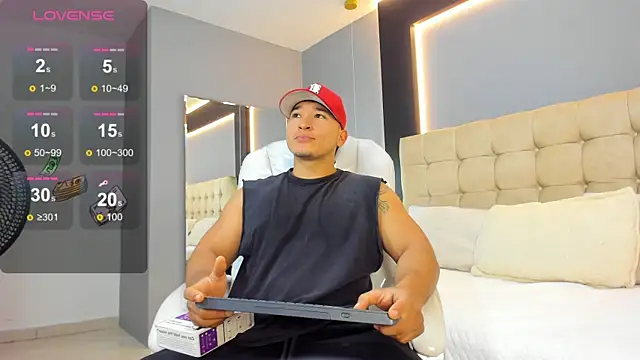 Horny nick18 online show from February 2026 02:33:01 PM