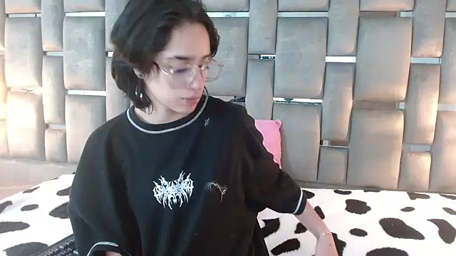 katalinathxandbritney1 online show from September 2025 02:44:01 AM