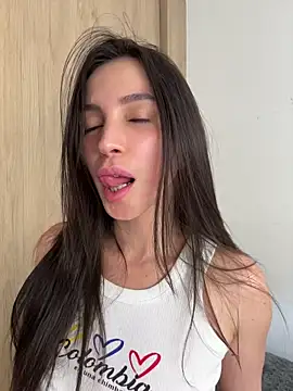 Snapshot of karinasantos_ chatting on May 2026 05:34:02 PM karinasantos online show from May 2026 05:34:02 PM