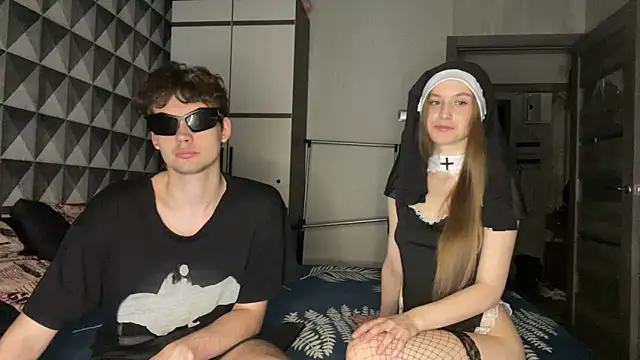 merycouple online show from April 2026 08:22:01 PM