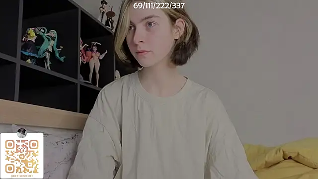 Snapshot of bertamimi chatting on September 2025 05:40:02 PM bertamimi online show from September 2025 05:40:02 PM