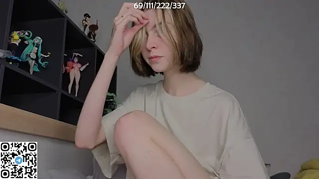 Snapshot of bertamimi chatting on October 2025 05:43:02 PM bertamimi online show from October 2025 05:43:02 PM