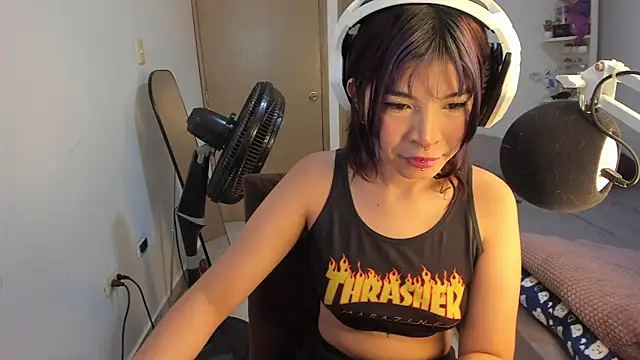 Snapshot of Kirachan98 chatting on May 2026 06:02:01 PM Kirachan98 online show from May 2026 06:02:01 PM