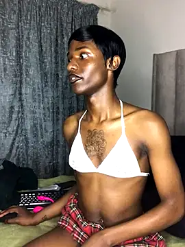 Trans fairy online show from September 2025 04:56:01 PM