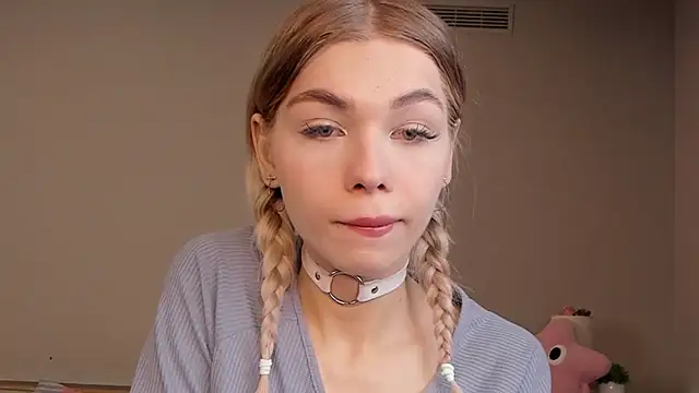 Blondy Fina online show from April 2026 04:24:02 AM