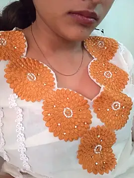 Neha Tyagi online show from November 2025 05:21:01 AM