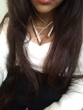 Neha Tyagi online show from November 2025 08:58:02 AM