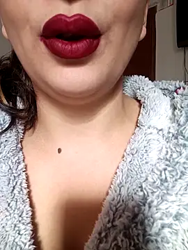 LINA-DALOUA online show from November 2025 01:36:01 PM