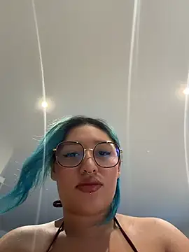 Snapshot of HATSUNE__ chatting on June 2026 06:21:02 PM HATSUNE online show from June 2026 06:21:02 PM