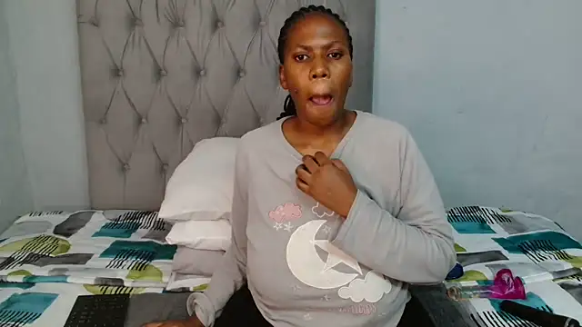 Snapshot of MelowD69 chatting on September 2025 06:24:02 PM MelowD69 online show from September 2025 06:24:02 PM