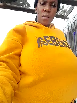 Snapshot of MelowD69 chatting on October 2025 11:54:01 AM MelowD69 online show from October 2025 11:54:01 AM