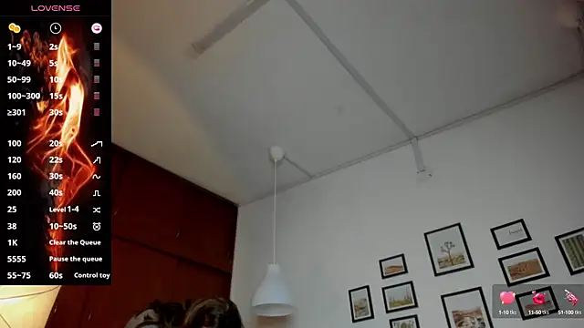 Coco joness online show from September 2025 07:49:01 PM