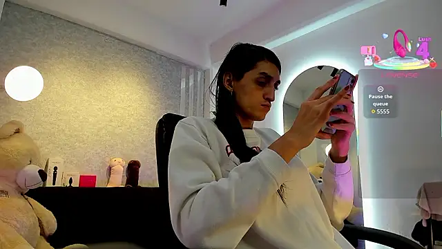 lily cash1 online show from February 2026 01:31:02 PM