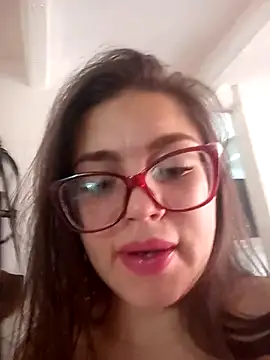 Laia  hadid online show from September 2025 06:02:02 PM