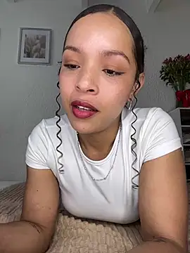 Snapshot of Yasmin777_ chatting on May 2026 05:07:02 PM Yasmin777 online show from May 2026 05:07:02 PM