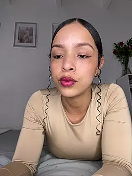 Snapshot of Yasmin777_ chatting on July 2026 09:28:02 PM Yasmin777 online show from July 2026 09:28:02 PM