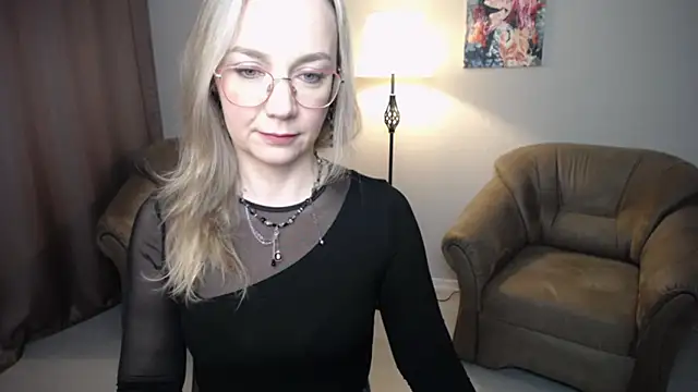 Ava Elior online show from April 2026 12:18:01 PM