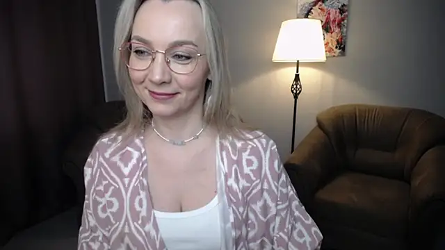 Snapshot of Ava_Elior chatting on April 2026 09:18:01 AM Ava Elior online show from April 2026 09:18:01 AM