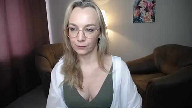 Snapshot of Ava_Elior chatting on July 2026 12:19:01 PM Ava Elior online show from July 2026 12:19:01 PM
