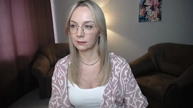 Snapshot of Ava_Elior chatting on July 2026 11:48:02 AM Ava Elior online show from July 2026 11:48:02 AM