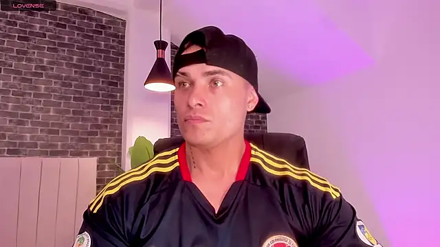 connorsmiith online show from March 2026 12:10:02 PM