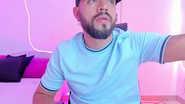 Maximo Di Santi online show from October 2025 10:55:02 PM