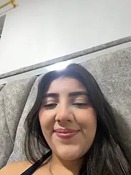 Snapshot of Lupe_19 chatting on September 2025 04:45:02 AM Lupe 19 online show from September 2025 04:45:02 AM