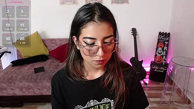 Susanahendrix online show from November 2025 06:32:01 PM