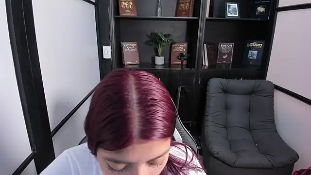 Snapshot of SharonQueen1 chatting on September 2025 06:07:01 PM SharonQueen1 online show from September 2025 06:07:01 PM