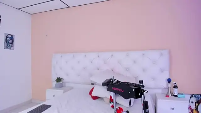 katte landerr online show from December 2025 01:20:01 PM