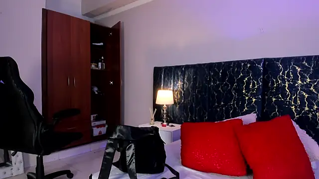 katte landerr online show from February 2026 12:59:02 PM