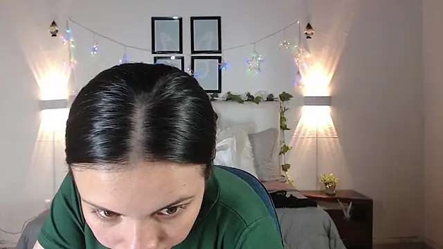 Megan 05  online show from April 2026 06:19:01 PM