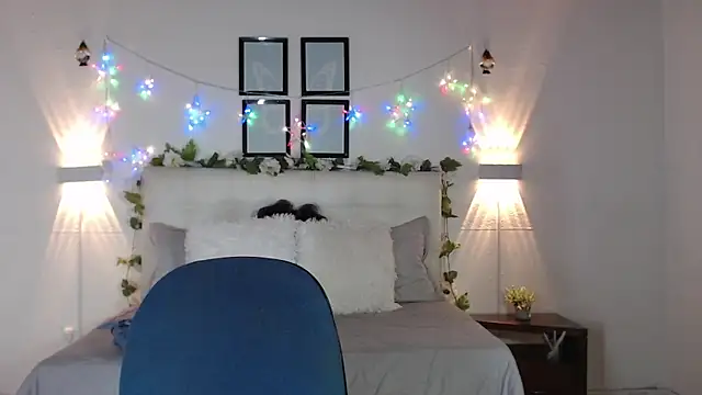 Megan 05  online show from April 2026 07:04:02 PM