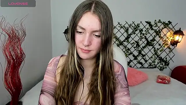 velvet  moon online show from November 2025 10:33:02 PM