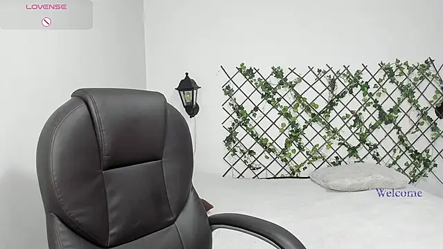 Snapshot of velvet__moon chatting on February 2026 12:18:02 AM velvet moon online show from February 2026 12:18:02 AM