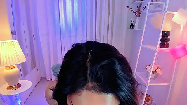 MS LUNA online show from February 2026 12:40:02 AM