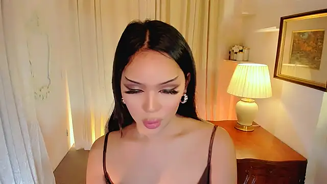 Snapshot of MS_LUNA chatting on May 2026 11:10:01 PM MS LUNA online show from May 2026 11:10:01 PM