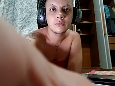 ttransviado online show from November 2025 05:08:02 AM