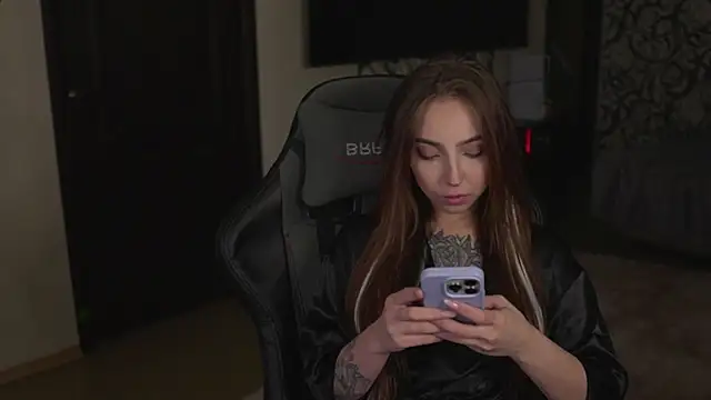 Snapshot of lis_silver chatting on November 2025 11:21:01 AM lis silver online show from November 2025 11:21:01 AM