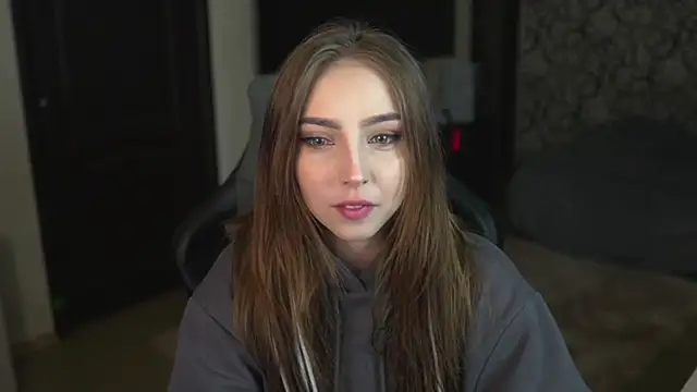 Snapshot of lis_silver chatting on November 2025 04:54:01 PM lis silver online show from November 2025 04:54:01 PM