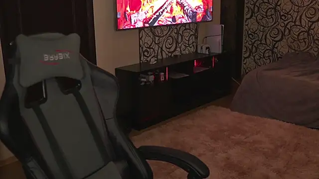 Snapshot of lis_silver chatting on November 2025 06:12:01 PM lis silver online show from November 2025 06:12:01 PM