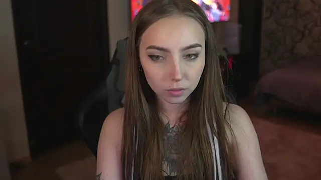 Snapshot of lis_silver chatting on December 2025 06:17:01 PM lis silver online show from December 2025 06:17:01 PM