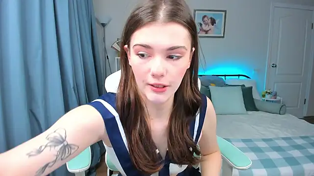 Zoe Vee online show from September 2025 03:10:01 AM